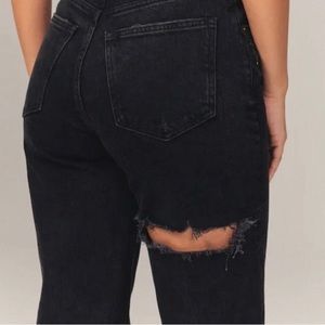 Abercrombie Curve Love 90s Relaxed High Rise Jean